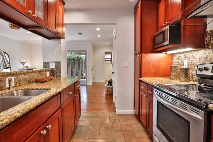 248 E Red Oak Drive E, Sunnyvale, California 94086