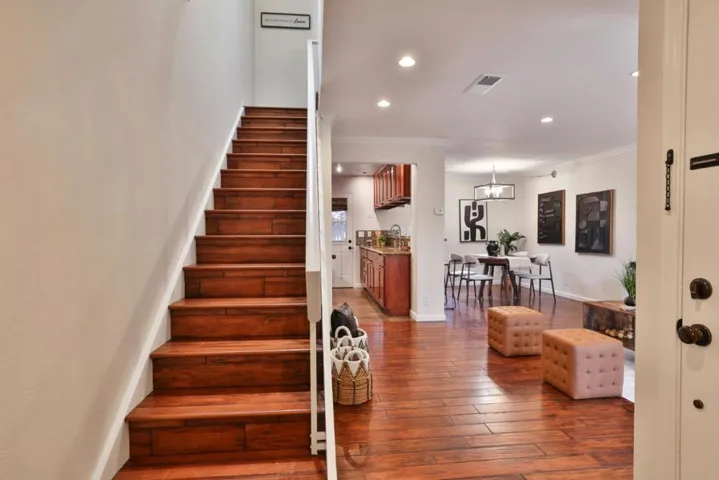 248 E Red Oak Drive E, Sunnyvale, California 94086
