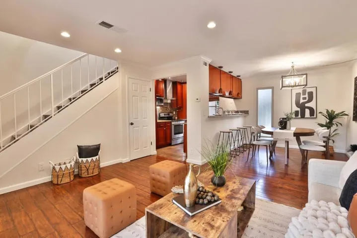 248 E Red Oak Drive E, Sunnyvale, California 94086