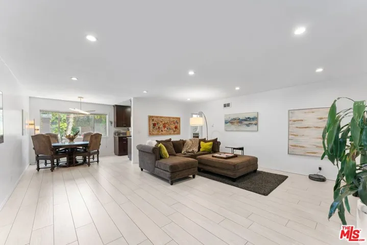 2002 4th Street 102, Santa Monica, California 90405