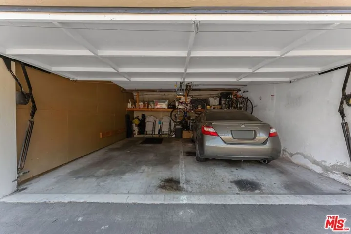 2002 4th Street 102, Santa Monica, California 90405