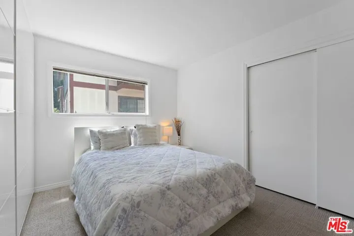 2002 4th Street 102, Santa Monica, California 90405