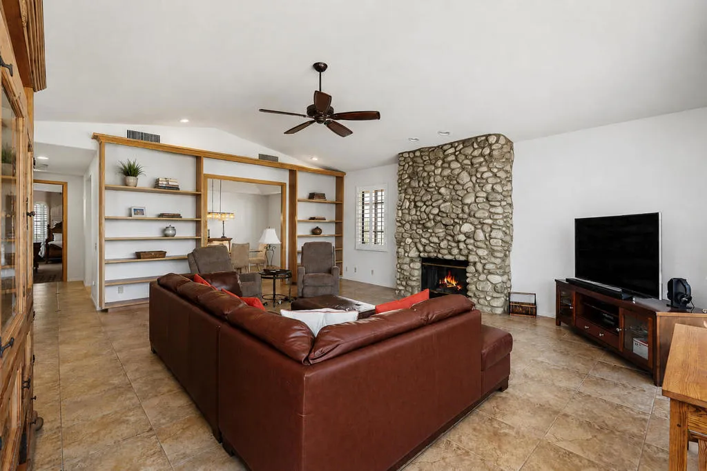 72250 Greenbriar Lane - Family Room