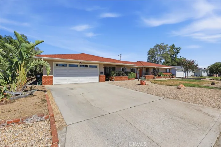 933 N Pine, Rialto, California 92376