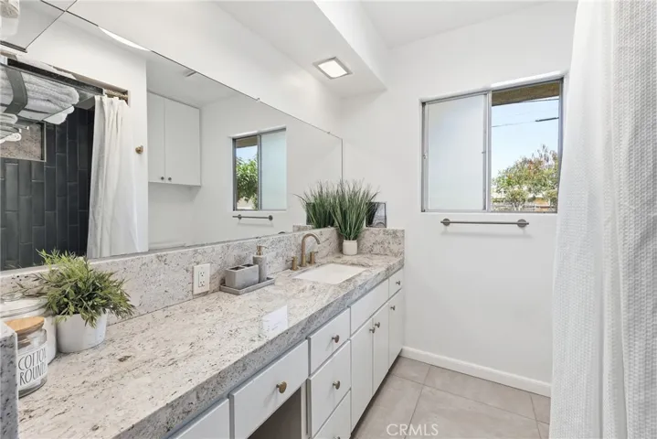 933 N Pine, Rialto, California 92376