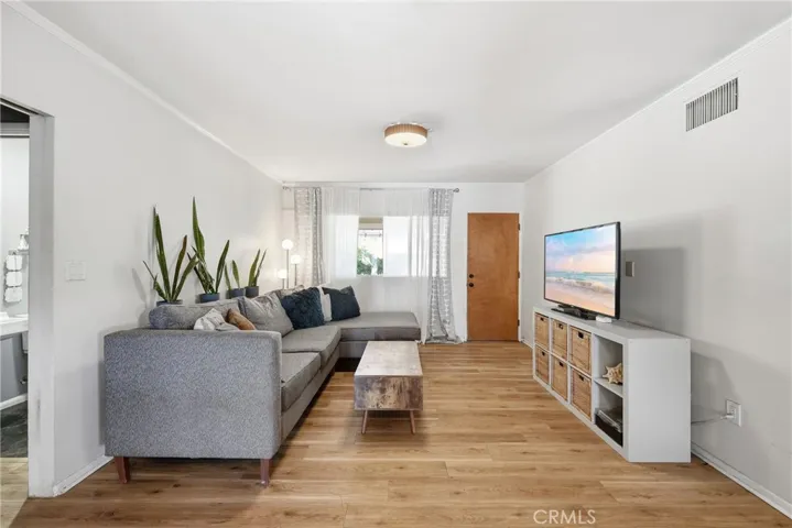 933 N Pine, Rialto, California 92376