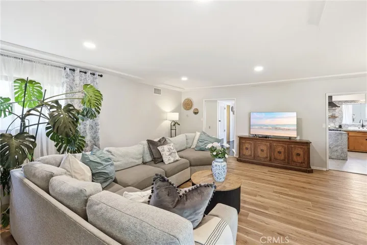 933 N Pine, Rialto, California 92376