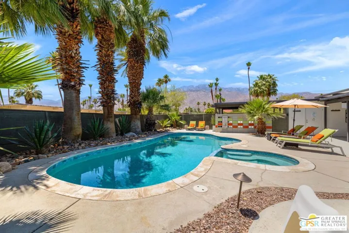 622 N Monterey Road, Palm Springs, California 92262