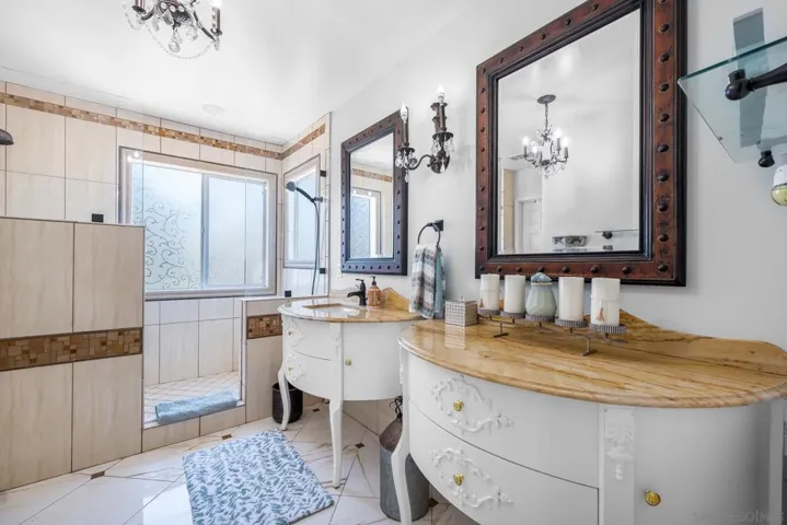 523 Hatherly St, Vista, California 92083