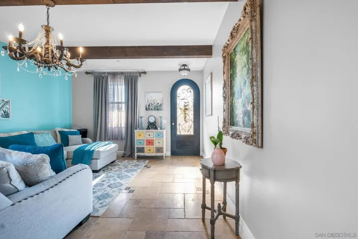 523 Hatherly St, Vista, California 92083
