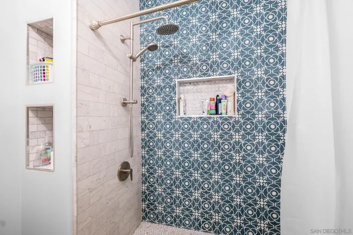 523 Hatherly St, Vista, California 92083