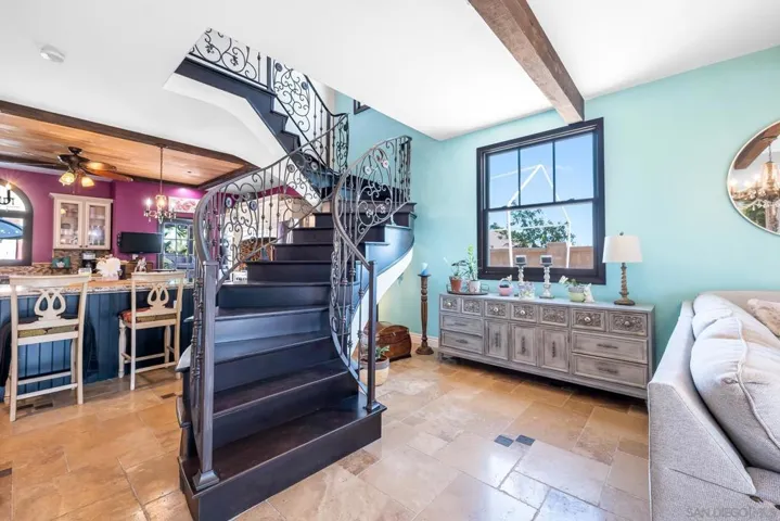 523 Hatherly St, Vista, California 92083