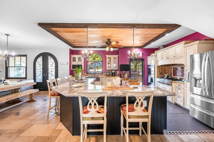 523 Hatherly St, Vista, California 92083