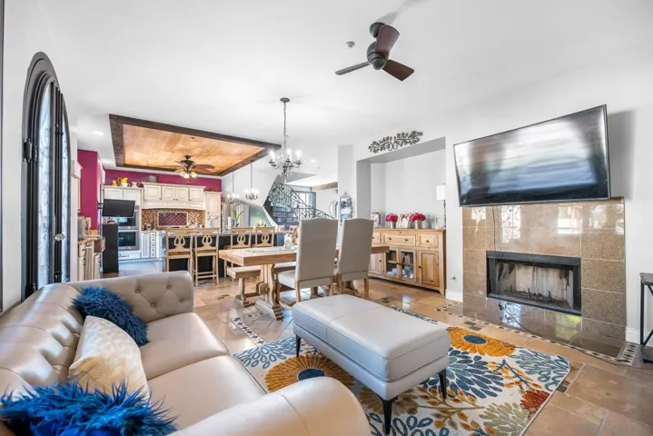 523 Hatherly St, Vista, California 92083