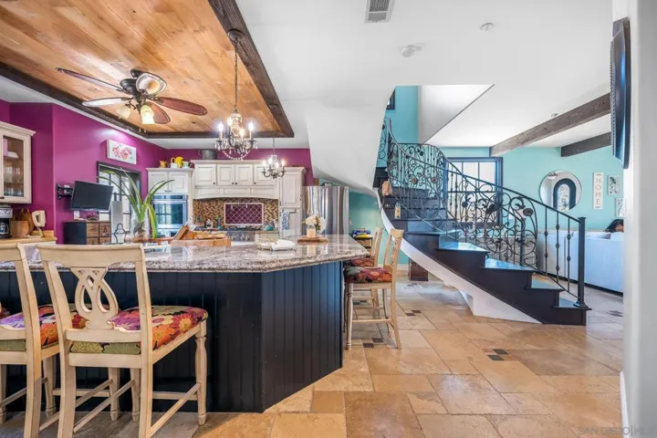 523 Hatherly St, Vista, California 92083
