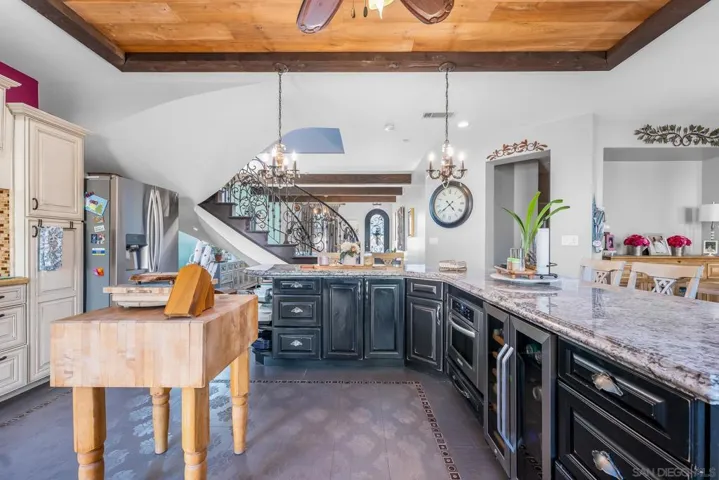 523 Hatherly St, Vista, California 92083