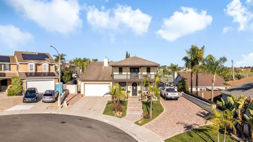 523 Hatherly St, Vista, California 92083