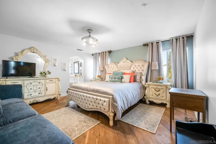 523 Hatherly St, Vista, California 92083