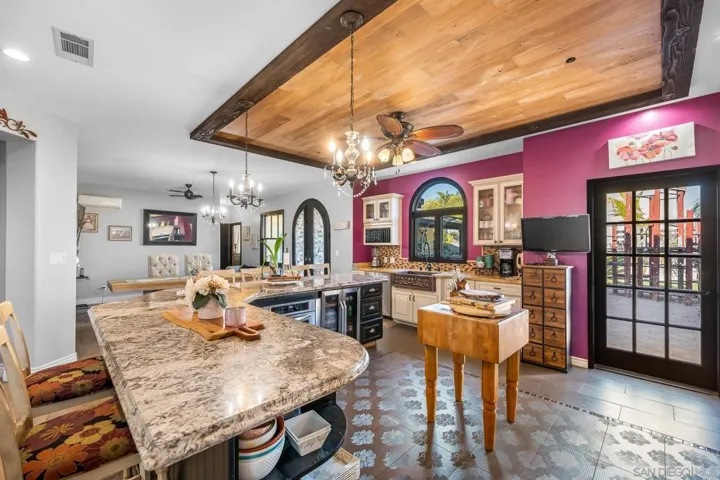 523 Hatherly St, Vista, California 92083