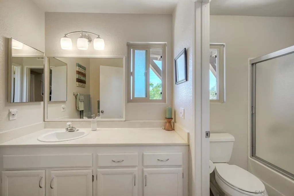 Downstairs Bath for Bedrooms​​‌​​​​‌​​‌‌​​‌​​​‌‌​​​‌​​‌‌​​‌‌​​‌‌​​​​ 2&3.