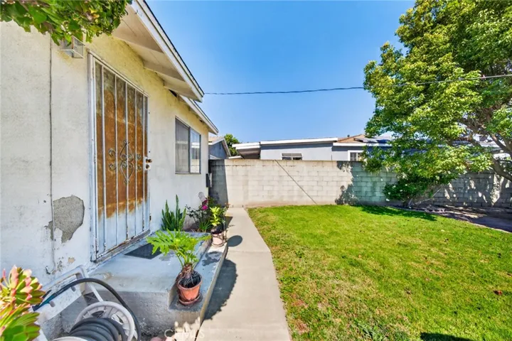 Back Unit 2 Bed 2 Bath