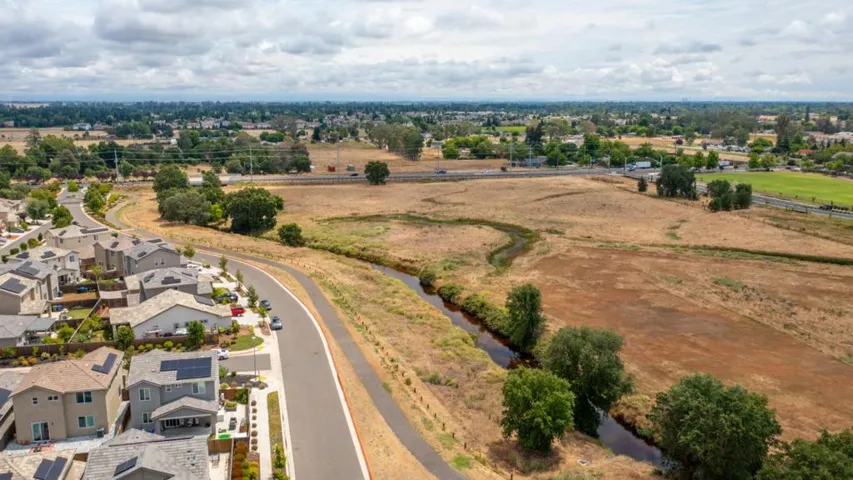 9584 Del Seis Drive, Sacramento, California 95829