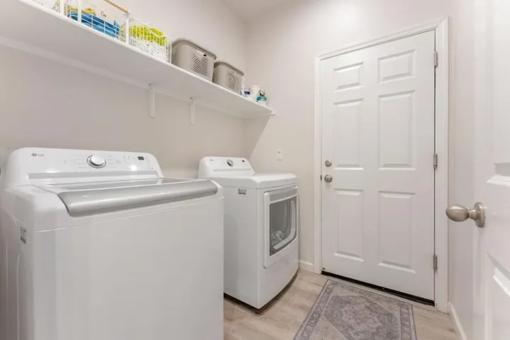 9584 Del Seis Drive, Sacramento, California 95829