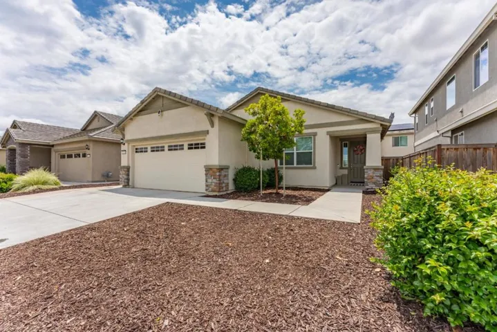 9584 Del Seis Drive, Sacramento, California 95829 — photo 5