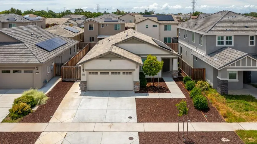 9584 Del Seis Drive, Sacramento, California 95829