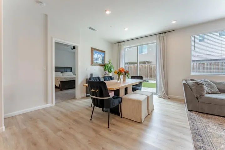 9584 Del Seis Drive, Sacramento, California 95829