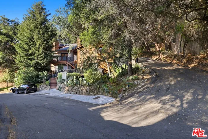 178 Muerdago Road, Topanga, California 90290