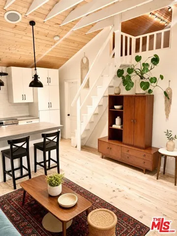 178 Muerdago Road, Topanga, California 90290