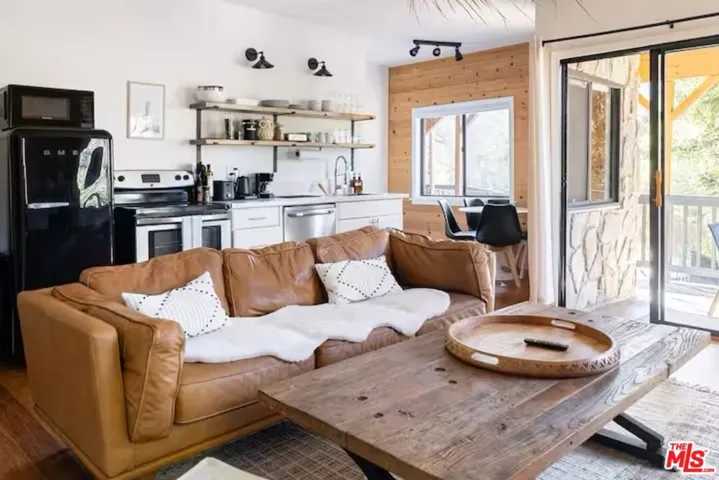 178 Muerdago Road, Topanga, California 90290