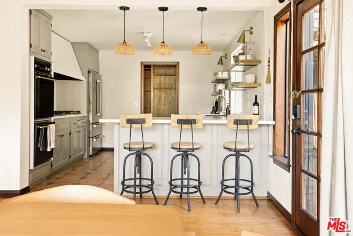 178 Muerdago Road, Topanga, California 90290