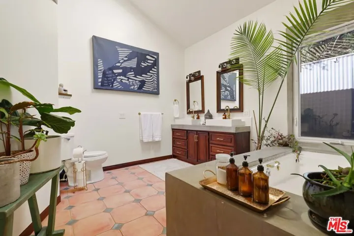 178 Muerdago Road, Topanga, California 90290