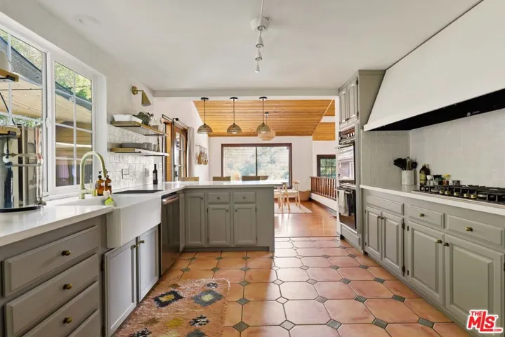 178 Muerdago Road, Topanga, California 90290