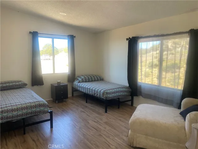 second bedroom in the mobel