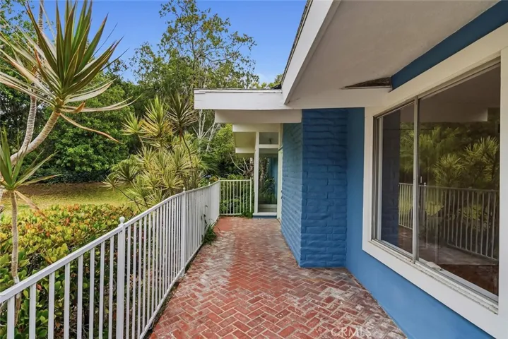 30 La Patera Court, Camarillo, California 93010