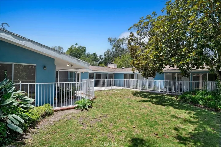 30 La Patera Court, Camarillo, California 93010