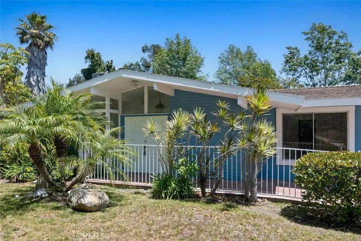 30 La Patera Court, Camarillo, California 93010