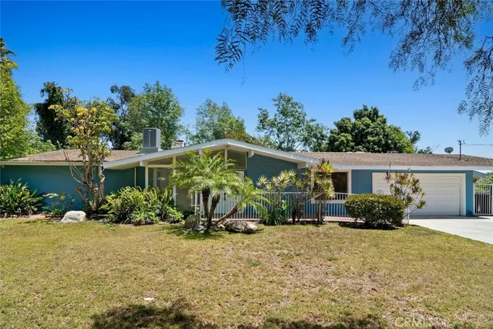 30 La Patera Court, Camarillo, California 93010