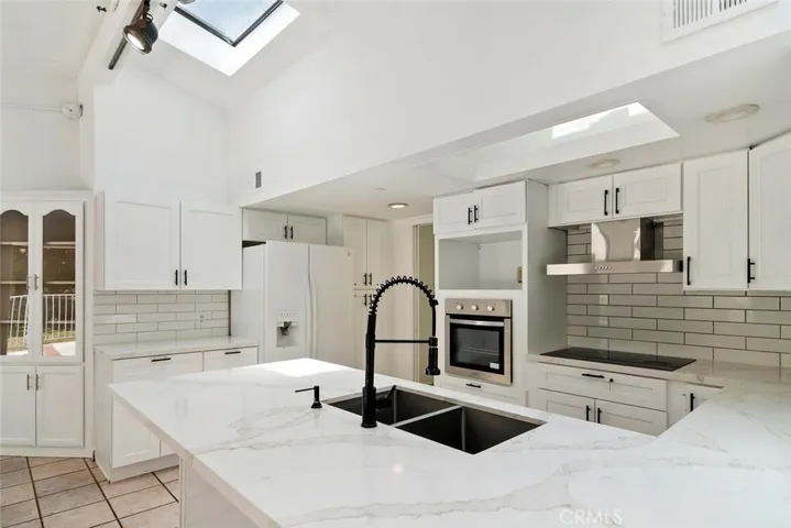 30 La Patera Court, Camarillo, California 93010