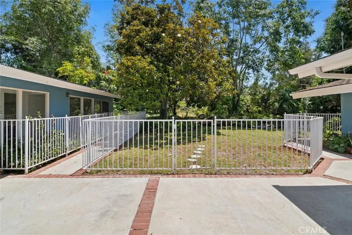 30 La Patera Court, Camarillo, California 93010