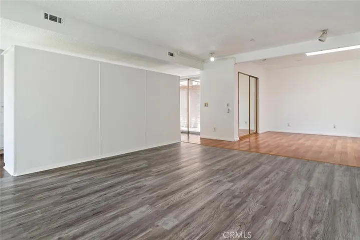 30 La Patera Court, Camarillo, California 93010