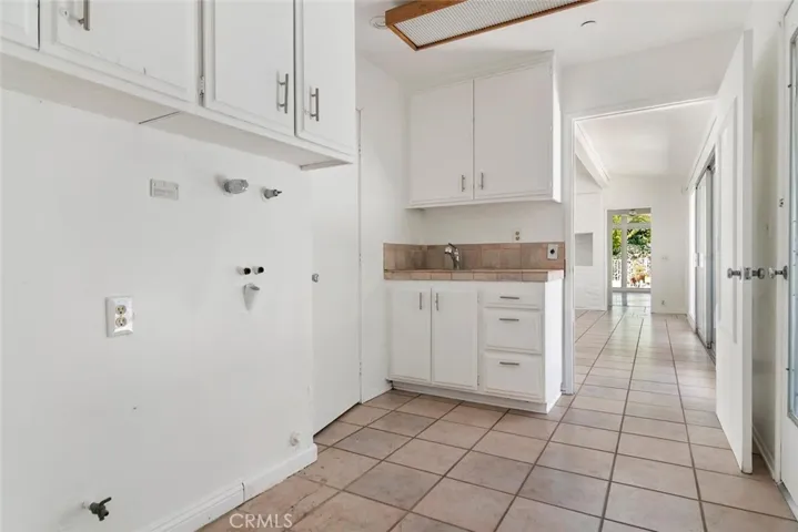 30 La Patera Court, Camarillo, California 93010
