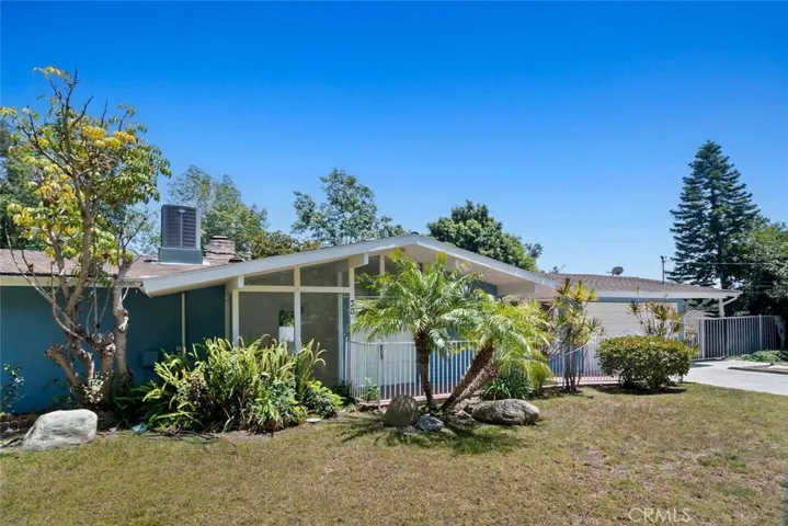 30 La Patera Court, Camarillo, California 93010