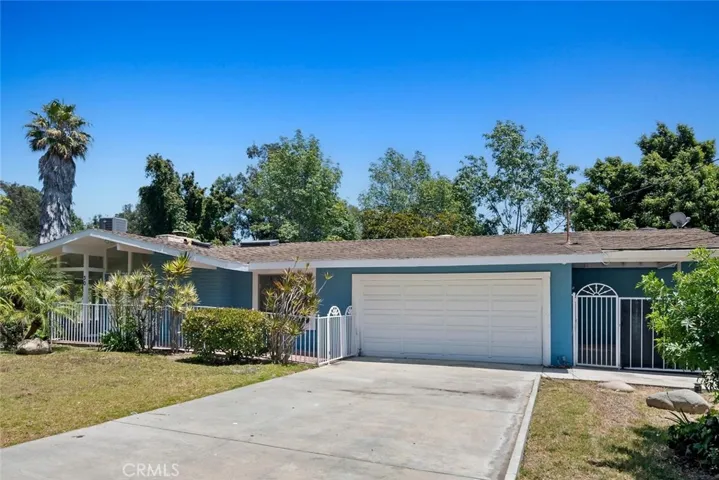 30 La Patera Court, Camarillo, California 93010