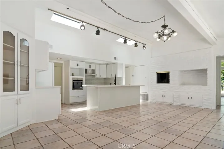 30 La Patera Court, Camarillo, California 93010