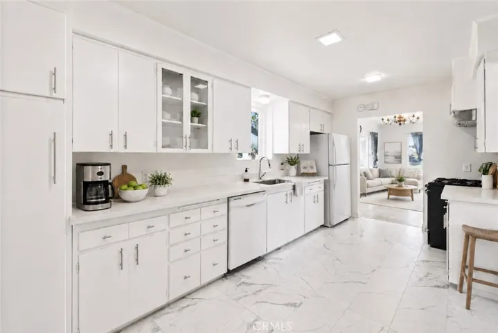 Virtually Staging Kitchen