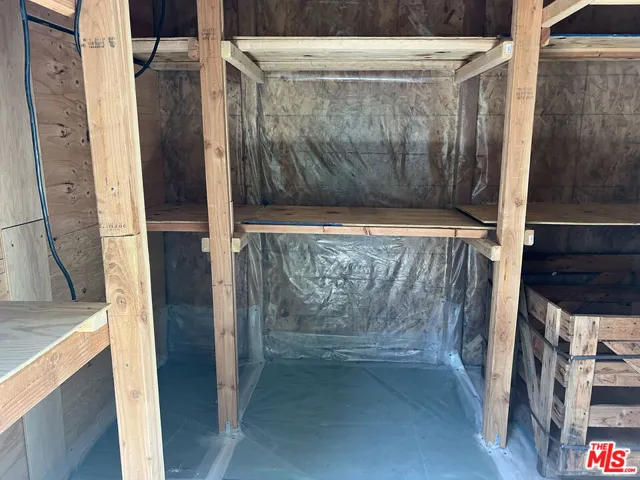 8' Storage